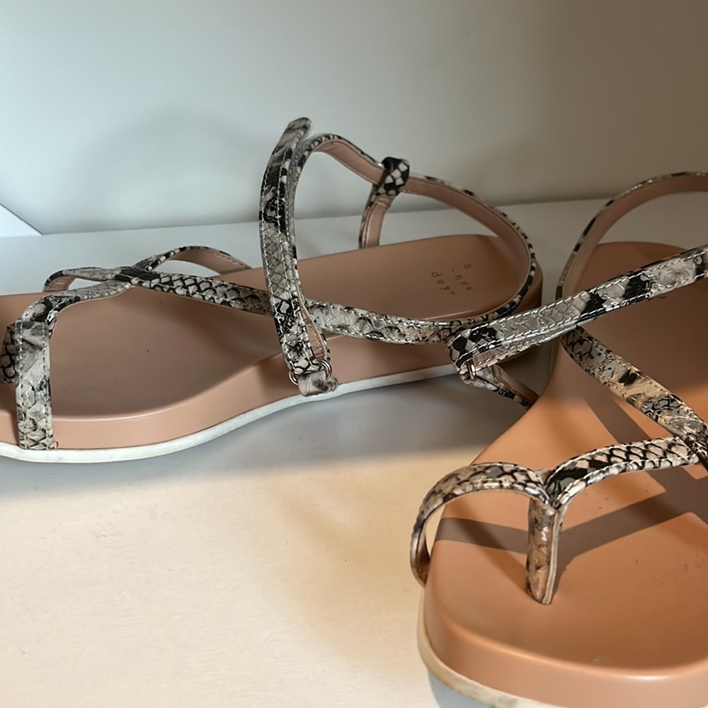 Snakeprint sandles